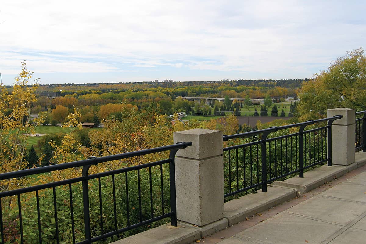 Victoria Promenade walking trail with river valley views